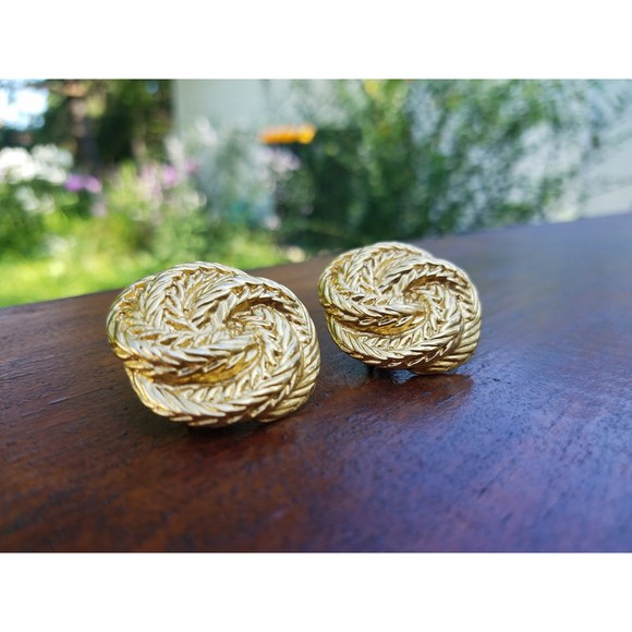 Napier Gold Tone Screwback Earrings - Picture 1 of 10